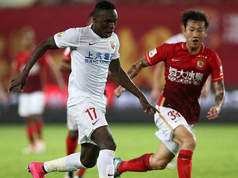 旺财28娱乐- 高尔夫半决赛上演强强对话，燕赵霹雳队翻盘岭东天虎队，战术调整见效；年轻人站出来了