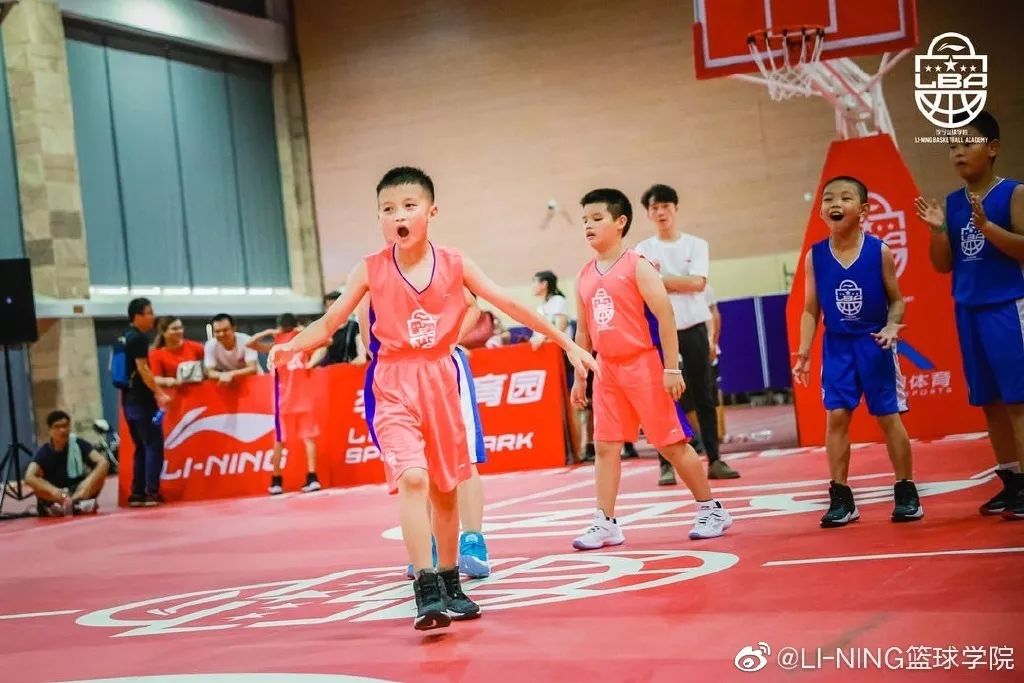 包含Ning在加拿大队比赛中大胜，势不可挡引发热议！的词条